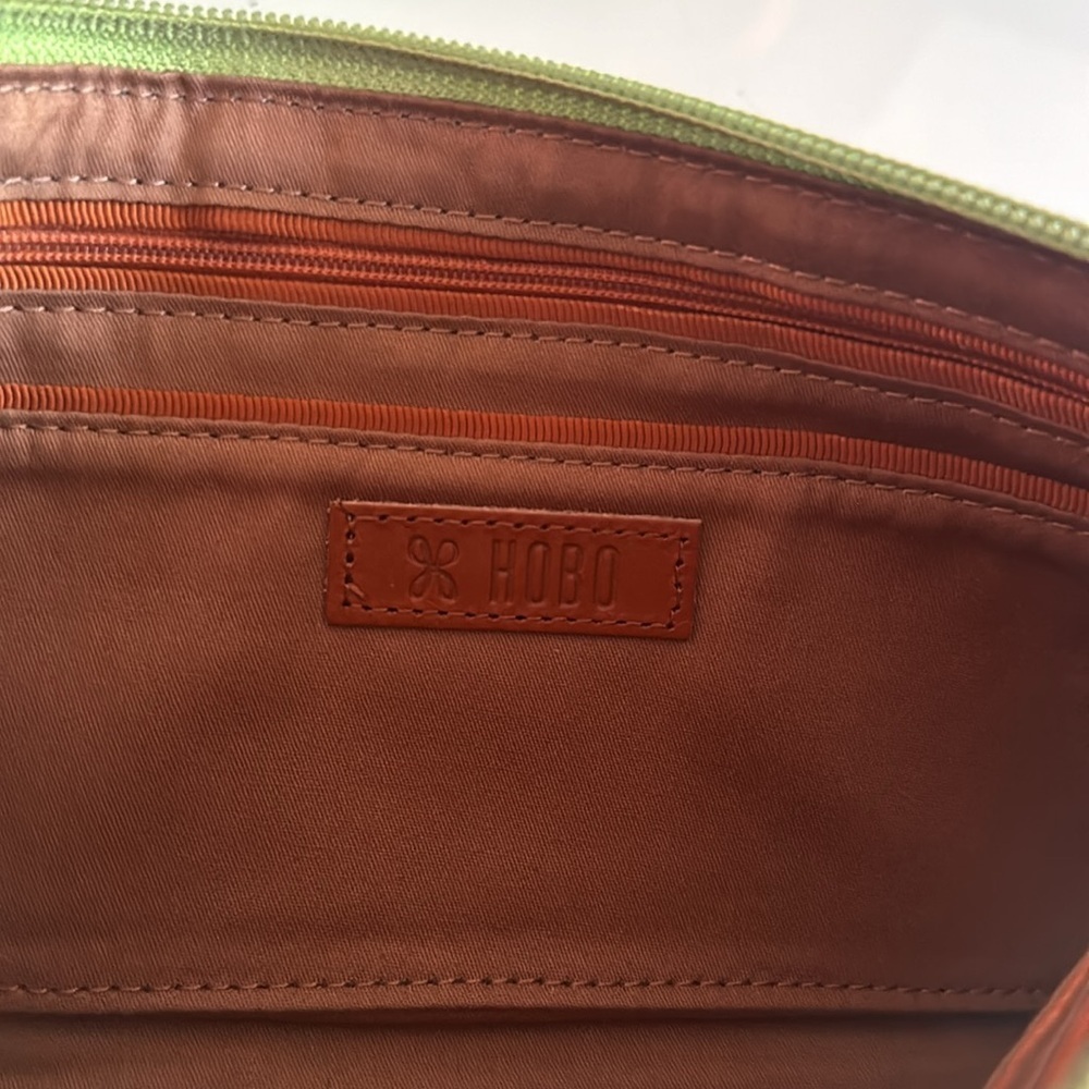 HOBO Vida Wristlet or Clutch Leather Multi-Slot Bag Green Apple Kiwi Color - Picture 8 of 11